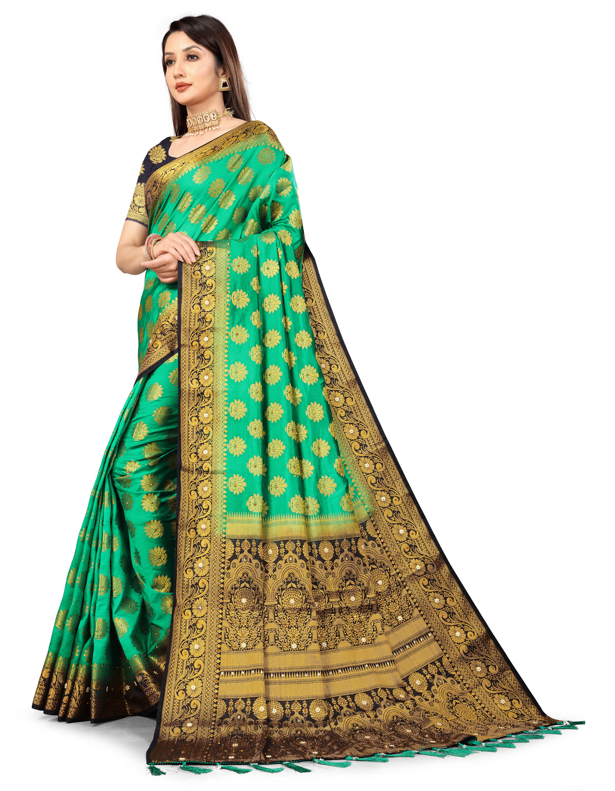 Green Silk Saree With Diamond Work
