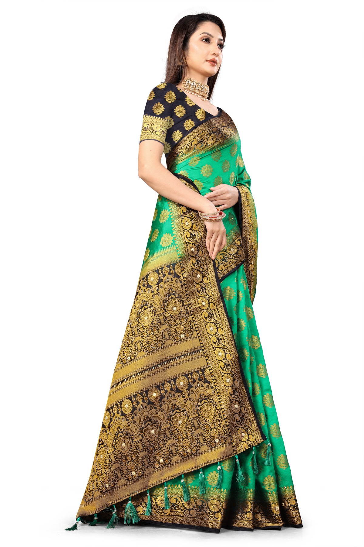 Green Silk Saree With Diamond Work
