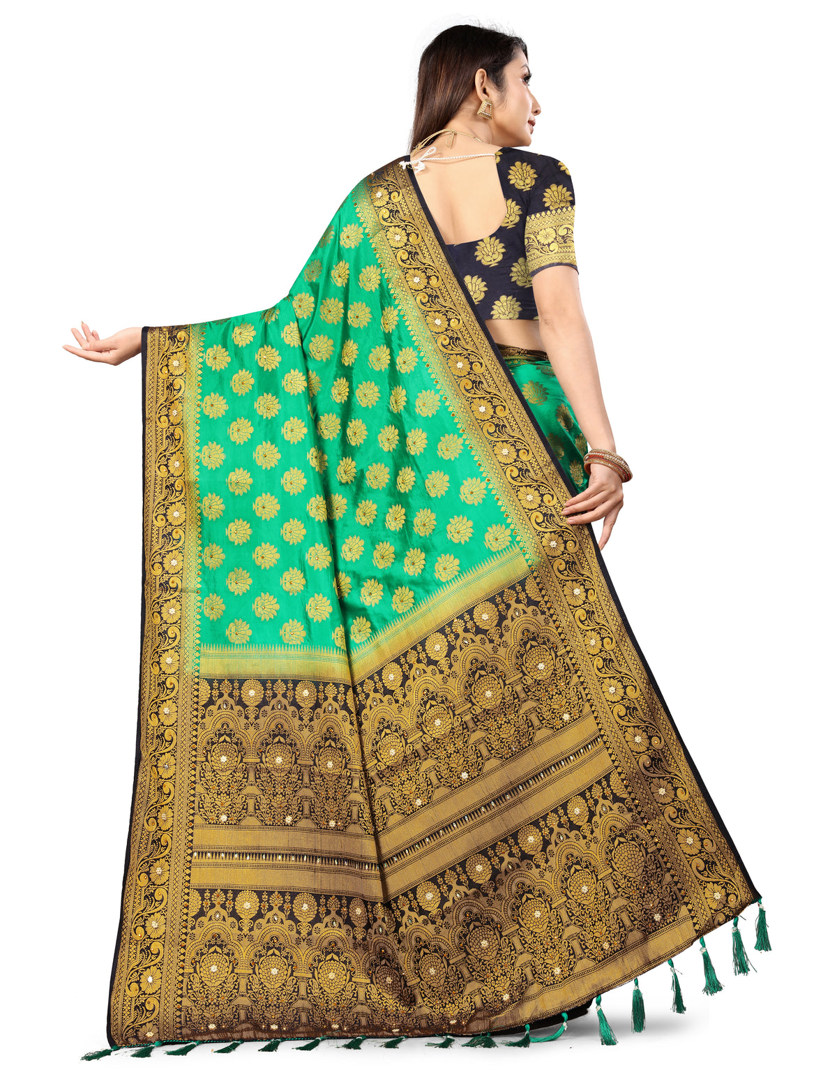 Green Silk Saree With Diamond Work