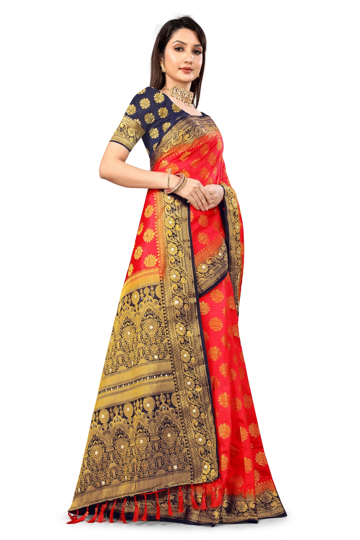 Red Silk Saree With Diamond Work