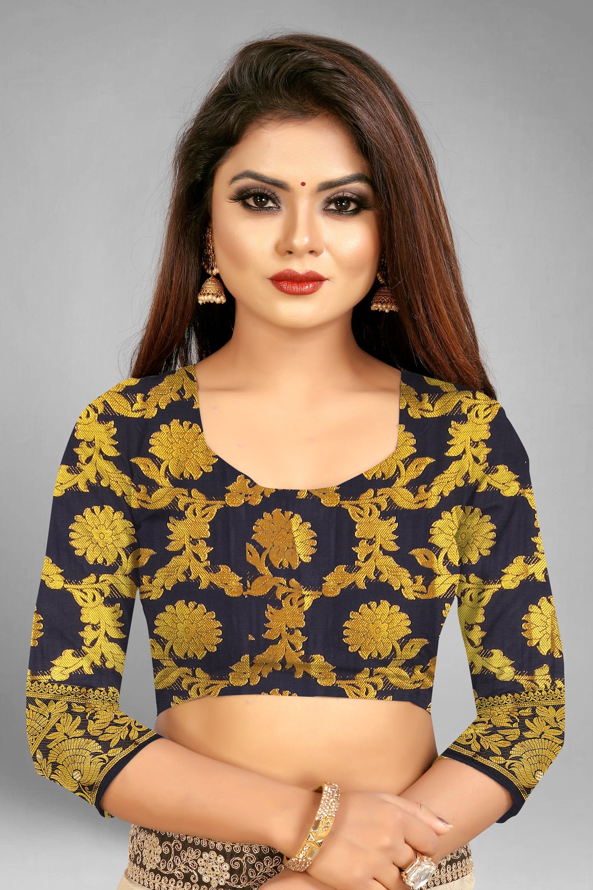 Rani Banarasi Silk Saree With Diamond Work With Tassels