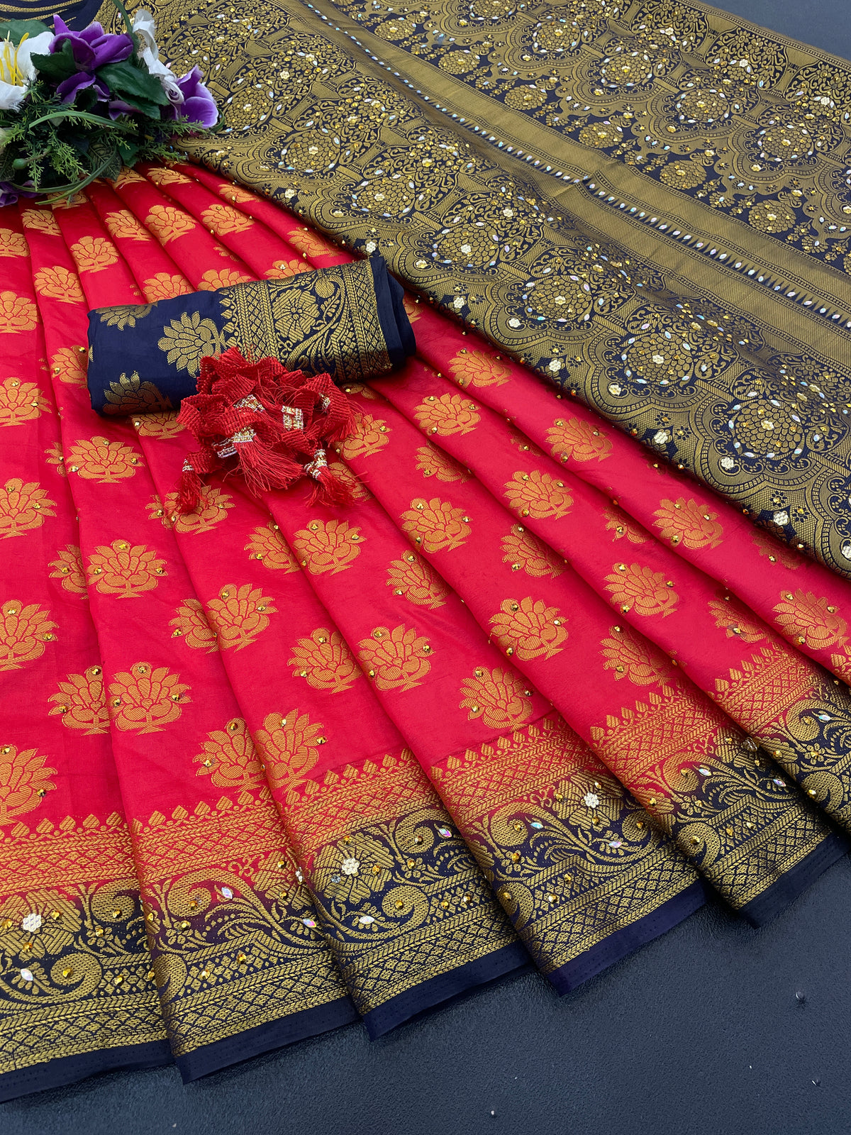 Red Silk Saree With Diamond Work
