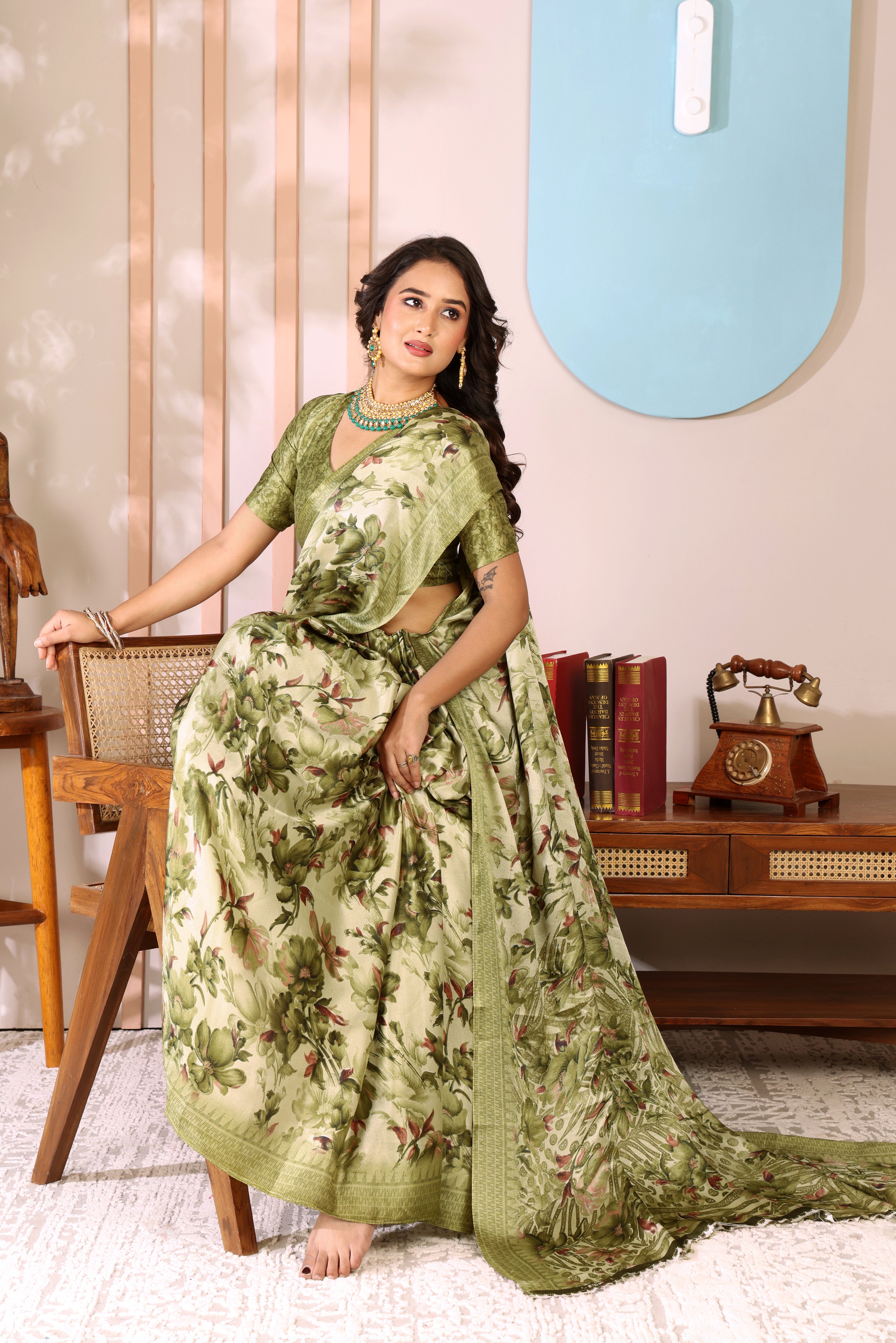 Gold Printed, Digital Print, Floral Print Bollywood Chiffon saree