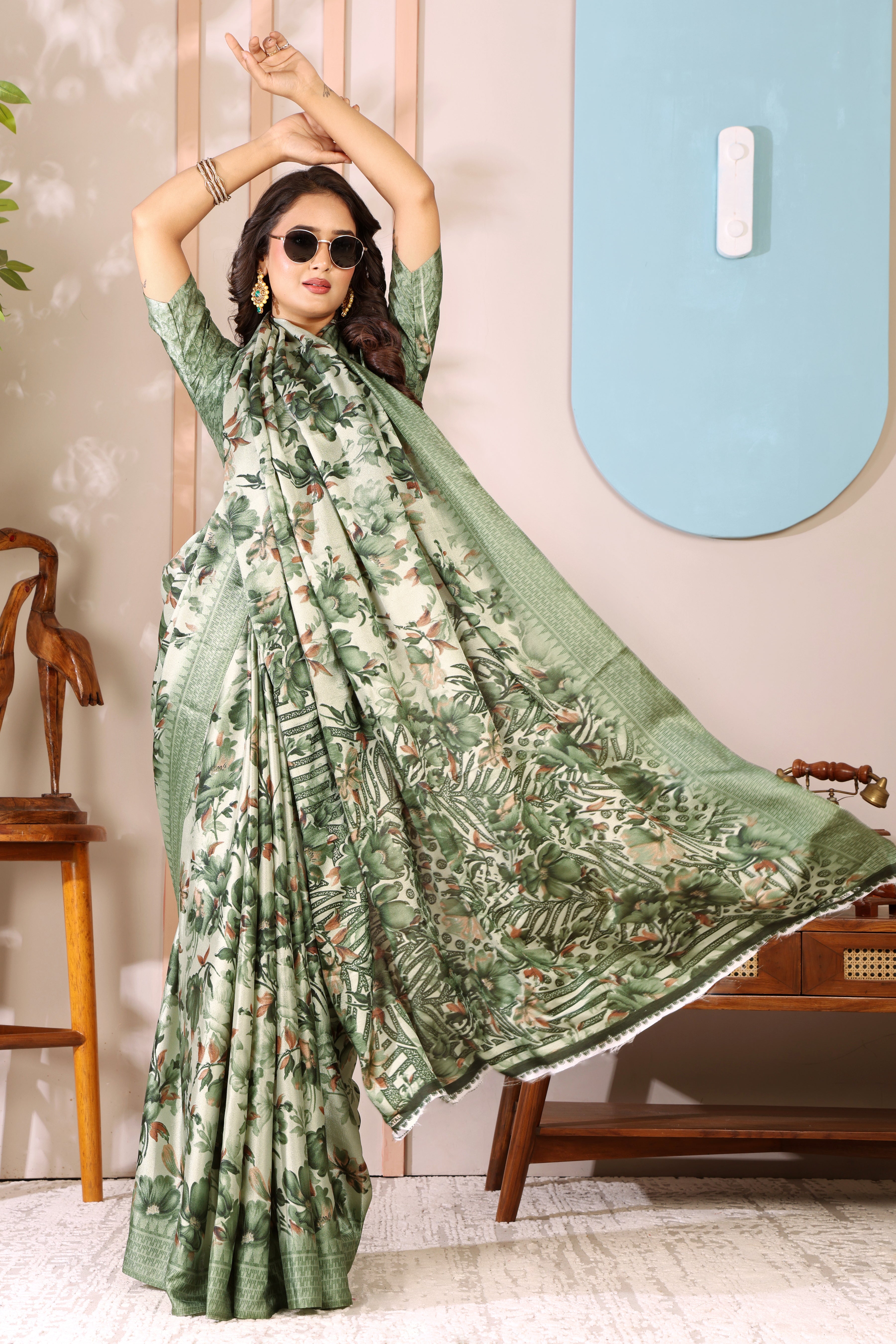 Gold Printed, Digital Print, Floral Print Bollywood Chiffon saree